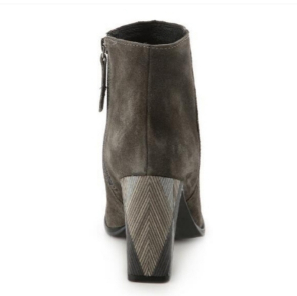 Chic Matisse Grey Suede Geo-Detailed Heel Booties - Picture 5 of 6